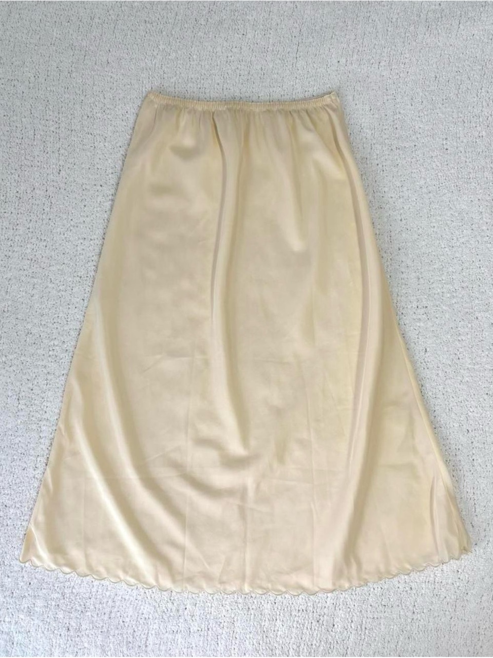 90s cream scallop midi slip skirt